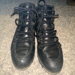 Black Sorel Harlow Boots